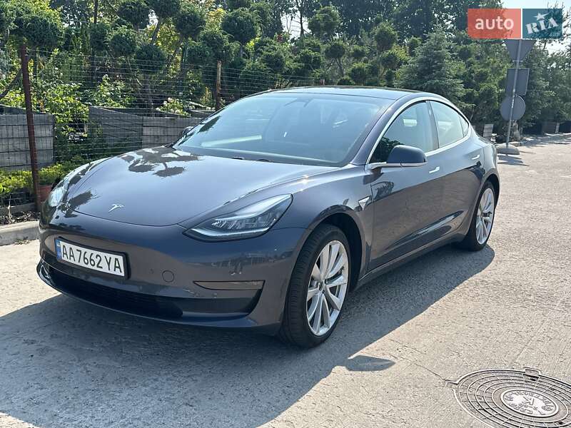 Седан Tesla Model 3 2018 в Києві