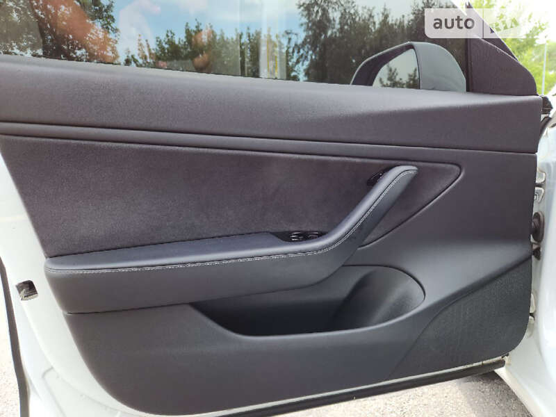 Седан Tesla Model 3 2019 в Харькове