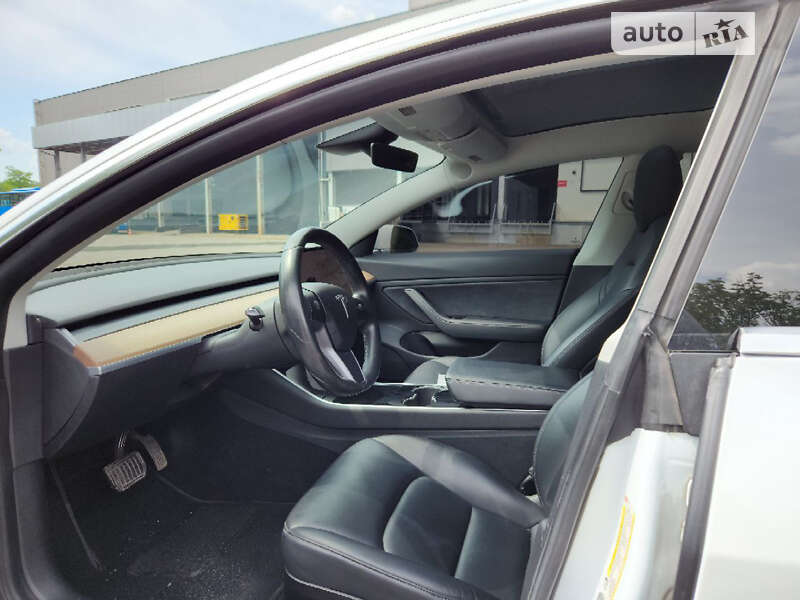 Седан Tesla Model 3 2019 в Харькове