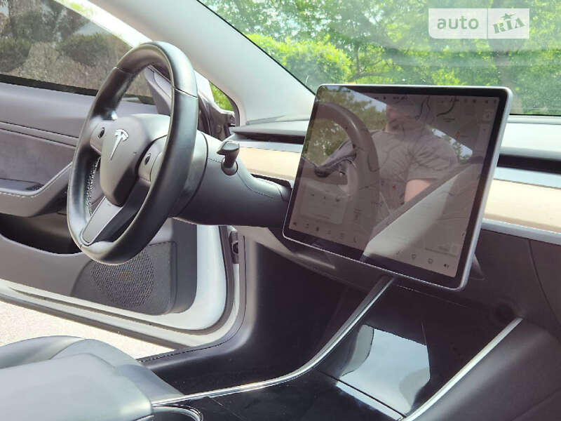 Седан Tesla Model 3 2019 в Харькове