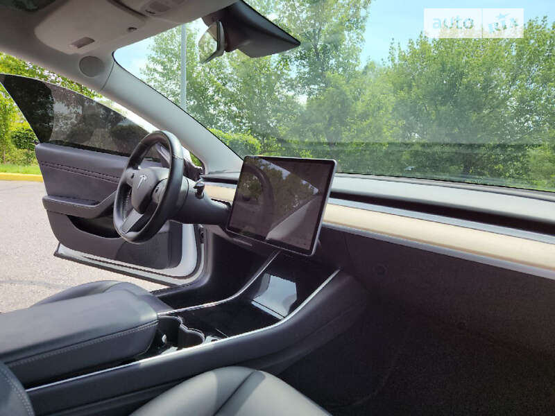 Седан Tesla Model 3 2019 в Харькове