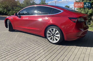 Седан Tesla Model 3 2020 в Павлограді