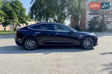 Седан Tesla Model 3 2019 в Києві