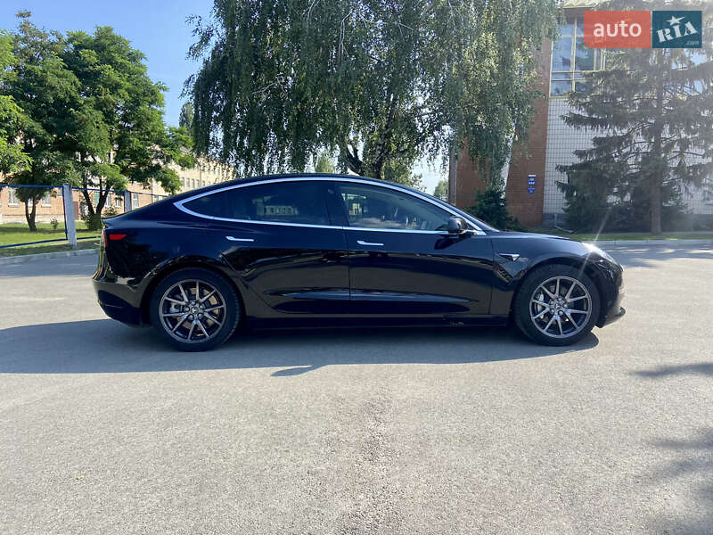 Седан Tesla Model 3 2019 в Киеве
