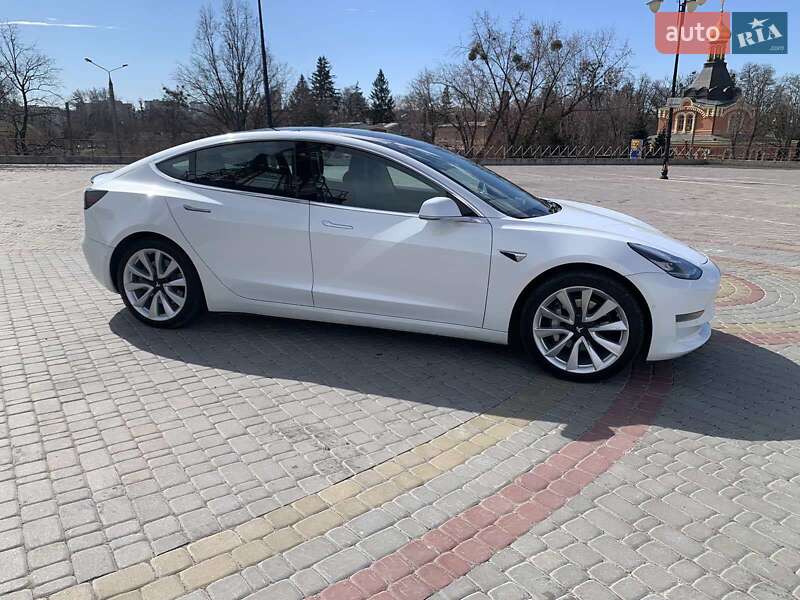Седан Tesla Model 3 2019 в Харькове