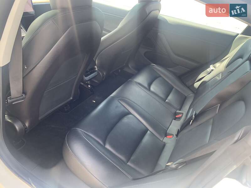 Седан Tesla Model 3 2019 в Харькове