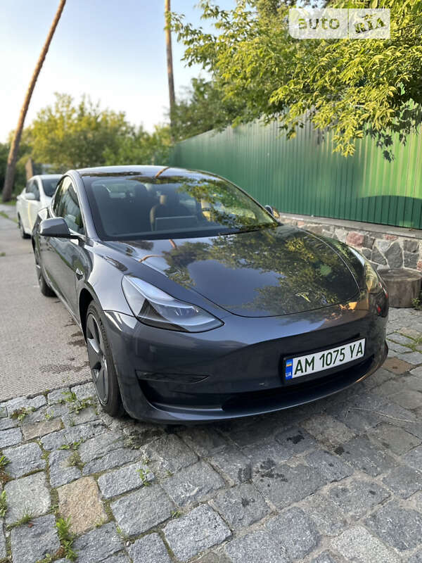 Седан Tesla Model 3 2022 в Житомире