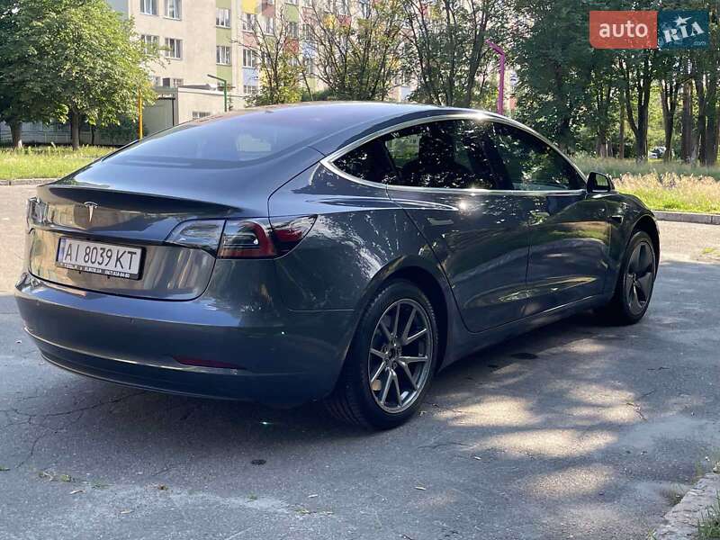 Седан Tesla Model 3 2018 в Киеве
