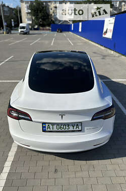Седан Tesla Model 3 2022 в Калуше