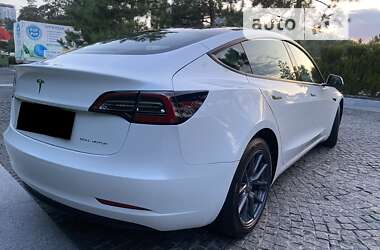 Седан Tesla Model 3 2022 в Киеве