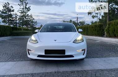 Седан Tesla Model 3 2022 в Киеве