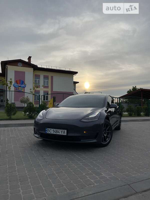 Седан Tesla Model 3 2021 в Львові фото 3 Седан Tesla Model 3 2021 в Львові