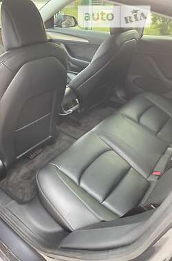 Седан Tesla Model 3 2021 в Львові