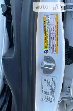 Седан Tesla Model 3 2021 в Воловцю