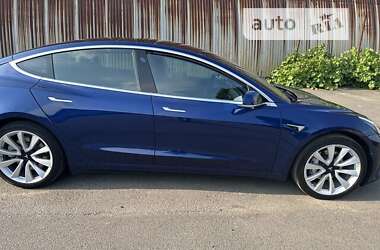 Седан Tesla Model 3 2019 в Киеве