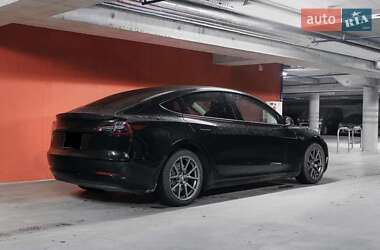 Седан Tesla Model 3 2018 в Киеве