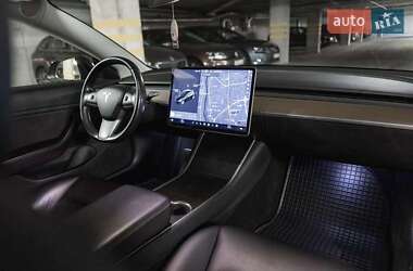 Седан Tesla Model 3 2018 в Киеве