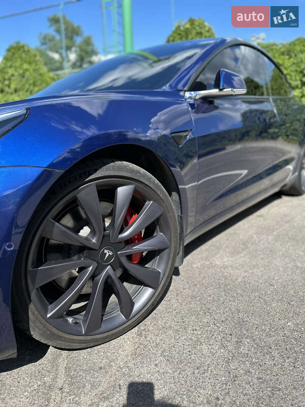 Седан Tesla Model 3 2020 в Днепре