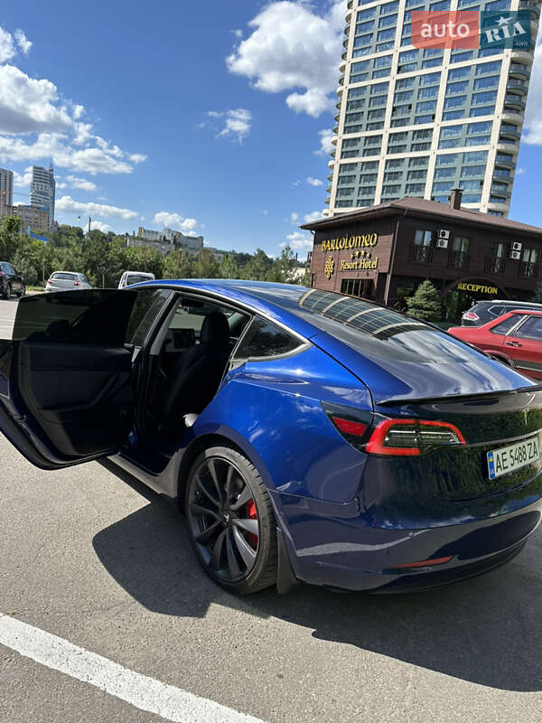 Седан Tesla Model 3 2020 в Дніпрі