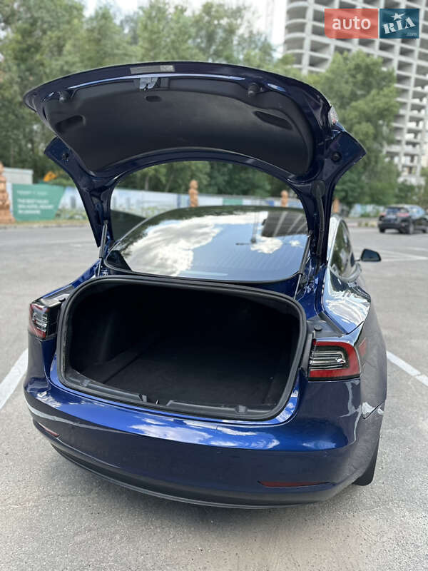 Седан Tesla Model 3 2020 в Днепре