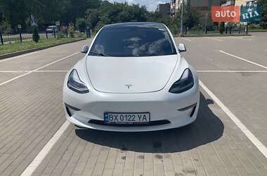 Седан Tesla Model 3 2022 в Старокостянтинові
