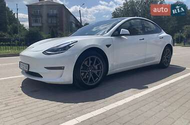 Седан Tesla Model 3 2022 в Старокостянтинові