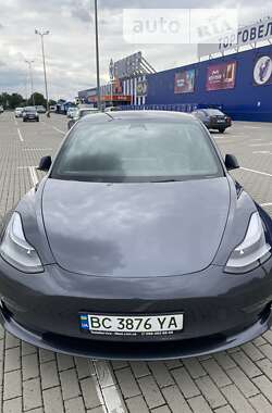 Седан Tesla Model 3 2021 в Нововолинську