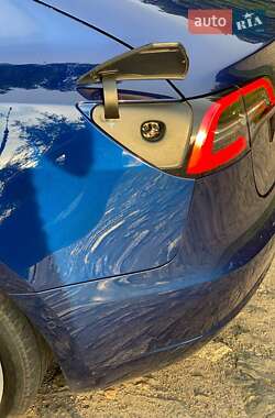 Седан Tesla Model 3 2018 в Сумах