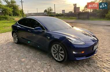 Седан Tesla Model 3 2018 в Сумах
