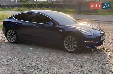 Седан Tesla Model 3 2018 в Сумах