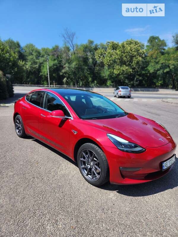 Седан Tesla Model 3 2020 в Днепре