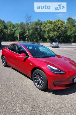 Седан Tesla Model 3 2020 в 