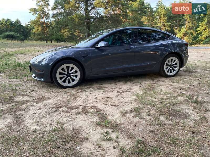Седан Tesla Model 3 2022 в Дніпрі