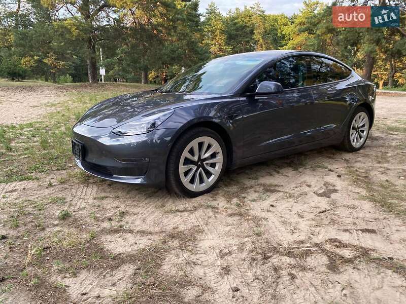 Седан Tesla Model 3 2022 в Днепре