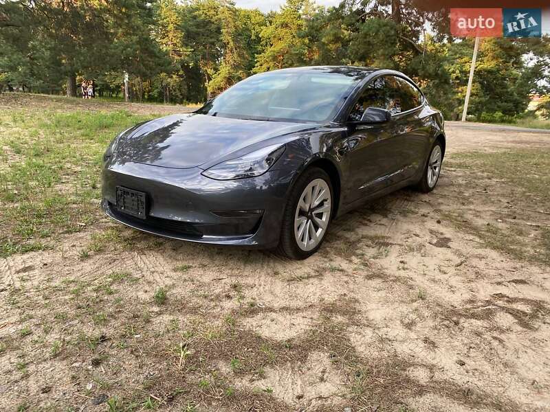 Седан Tesla Model 3 2022 в Днепре