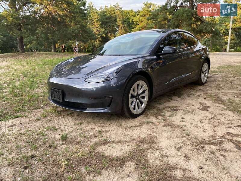 Седан Tesla Model 3 2022 в Днепре