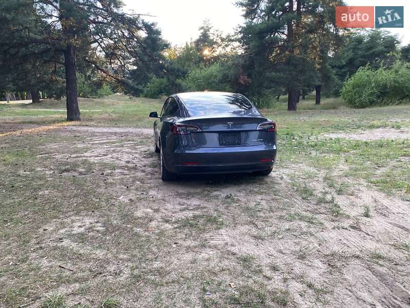 Седан Tesla Model 3 2022 в Днепре
