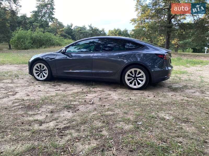 Седан Tesla Model 3 2022 в Днепре