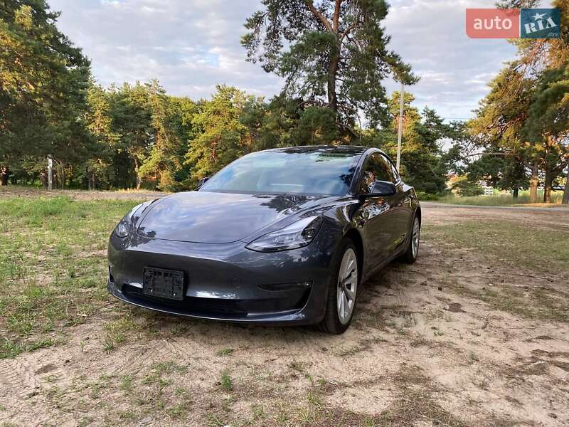 Седан Tesla Model 3 2022 в Днепре