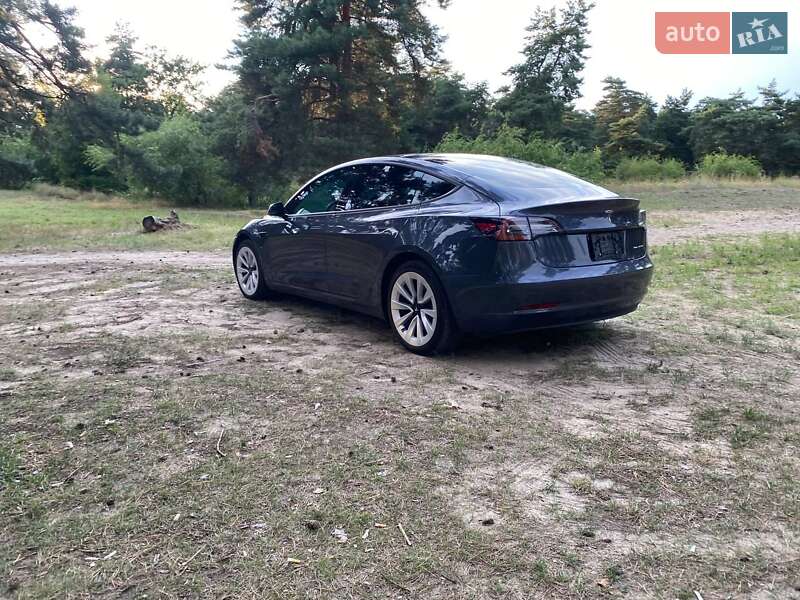 Седан Tesla Model 3 2022 в Днепре