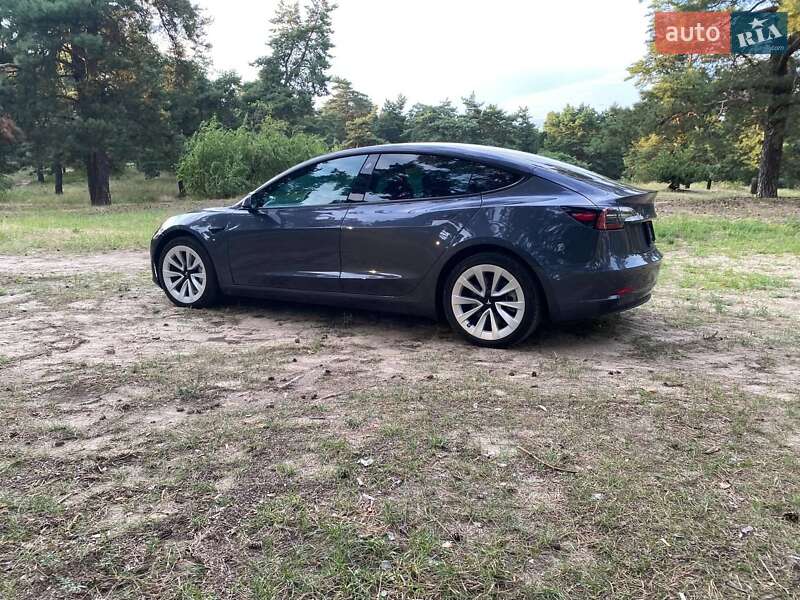 Седан Tesla Model 3 2022 в Дніпрі