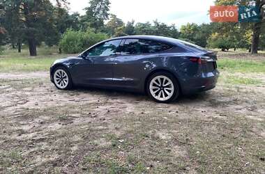 Седан Tesla Model 3 2022 в 
