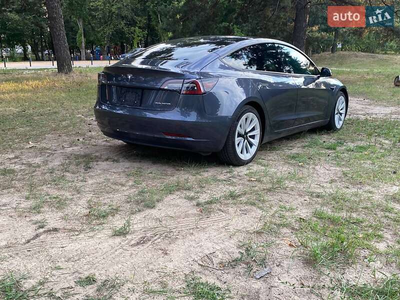 Седан Tesla Model 3 2022 в Днепре