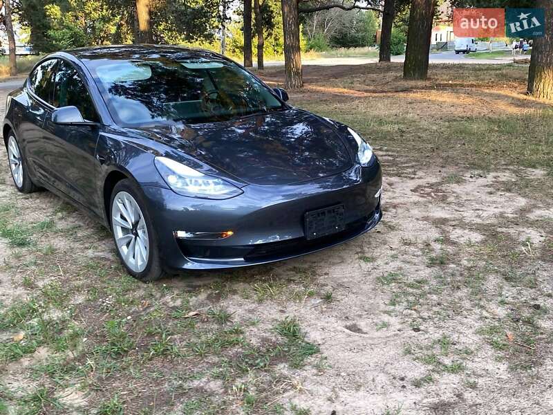 Седан Tesla Model 3 2022 в Днепре