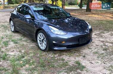 Седан Tesla Model 3 2022 в 