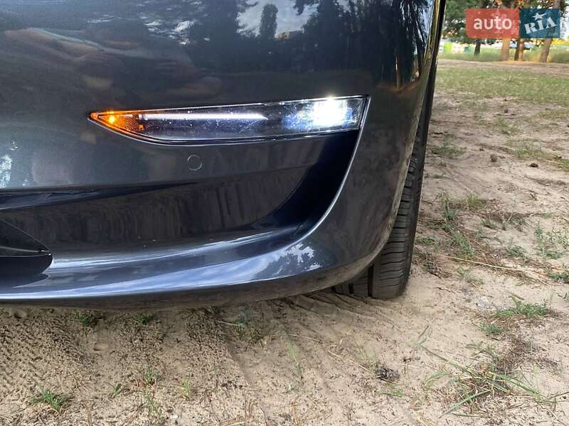 Седан Tesla Model 3 2022 в Дніпрі