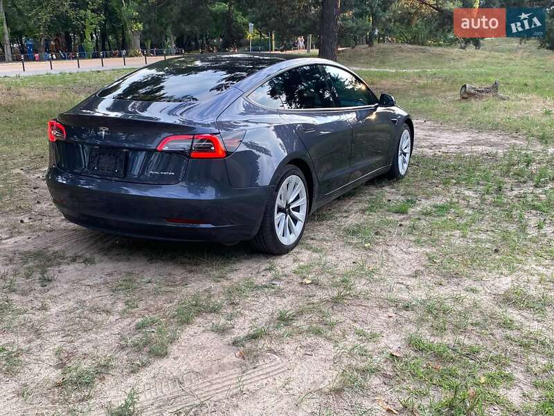 Седан Tesla Model 3 2022 в Дніпрі