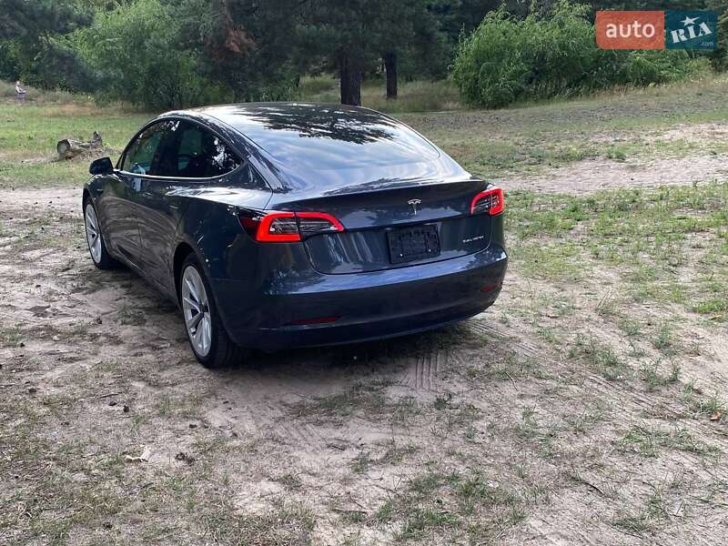 Седан Tesla Model 3 2022 в Днепре