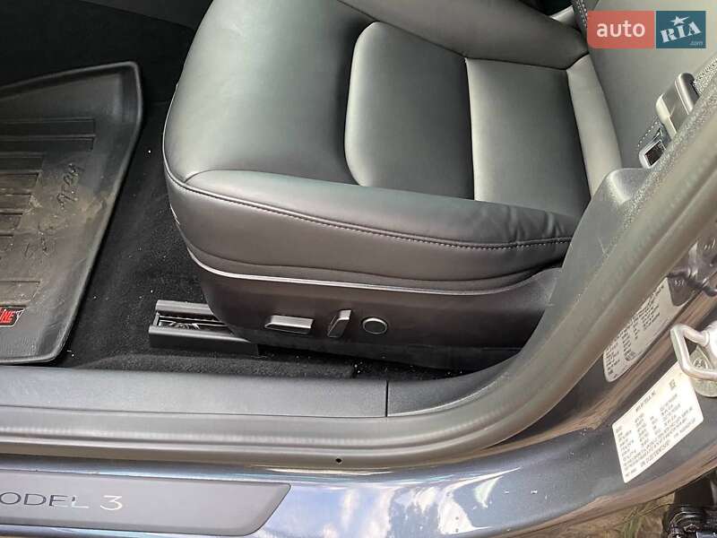Седан Tesla Model 3 2022 в Днепре