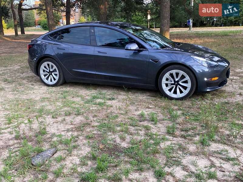 Седан Tesla Model 3 2022 в Дніпрі